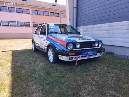 Volkswagen Golf GTI 2.0 115