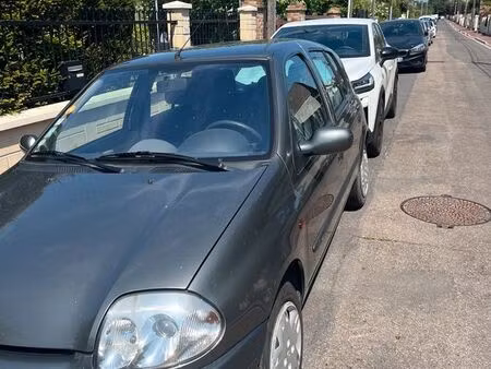 Renault Clio 1.4 98