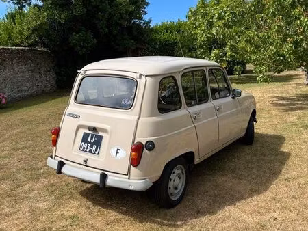 Renault R4 4L