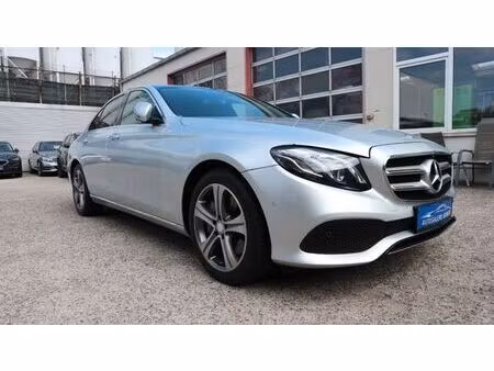 Mercedes-Benz Classe E E 300 2.0 245 Avantgarde 4Matic
