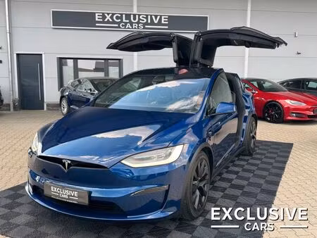 Tesla Model X 670