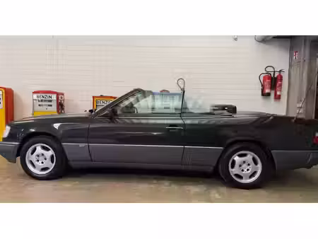 Mercedes-Benz Classe E E 200 136