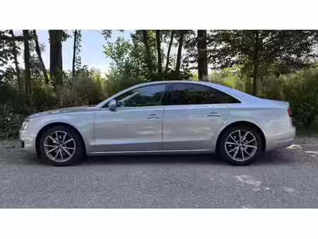 Audi A8 V6 3.0 TDI 262 quattro