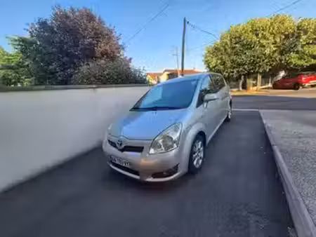 Toyota Corolla 2.2 136 les Bleus
