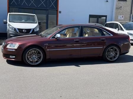 Audi A8 S8 V10 5.2 450 quattro