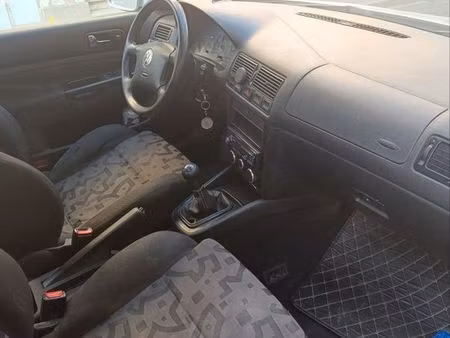 Volkswagen Golf 75
