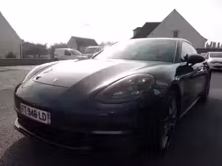 Porsche Panamera 4 330 Executive 4x4