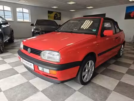 Volkswagen Golf 1.8 75
