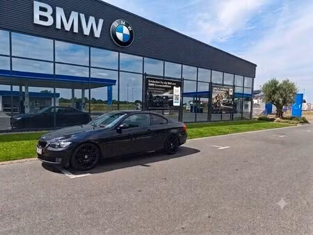 BMW Série 3 330i 3.0 272