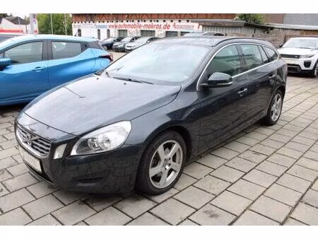 Volvo V60 T3 1.6 150 Momentum