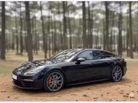 Porsche Panamera GTS V8 4.0 4x4