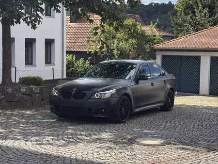 BMW Série 5 530d 3.0 235