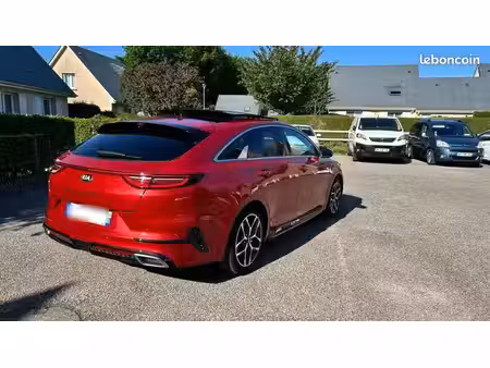 Kia Ceed 1.5 T-GDi 160 GT Line Premium