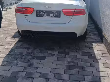 Jaguar XE D180 2.0 180 Prestige