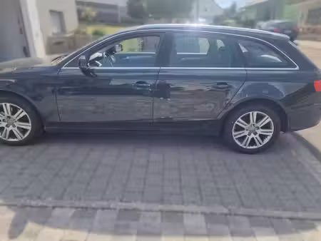 Audi A4 2.0 TDI 143 Attraction