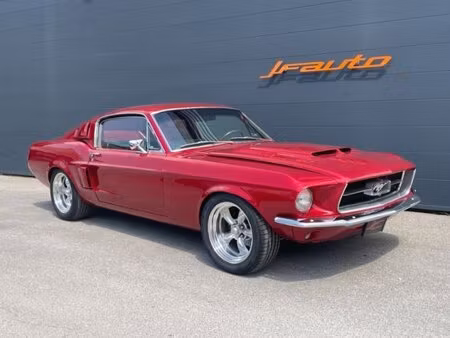 Ford Mustang Fastback V8 5.0