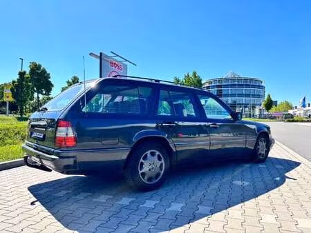 Mercedes-Benz Classe E E 300
