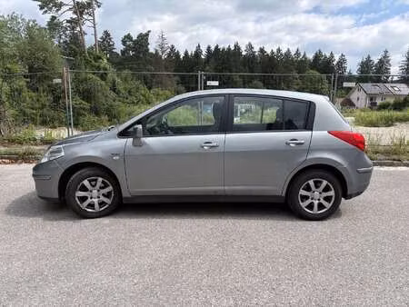 Nissan Tiida 1.6 Acenta