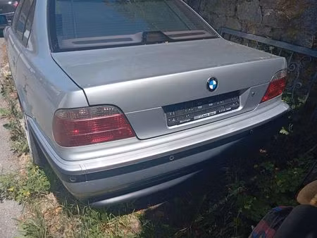 BMW Série 7 740i 4.4 286