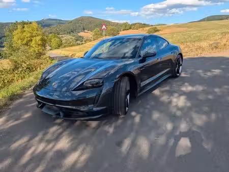 Porsche Taycan Turbo 625 4x4