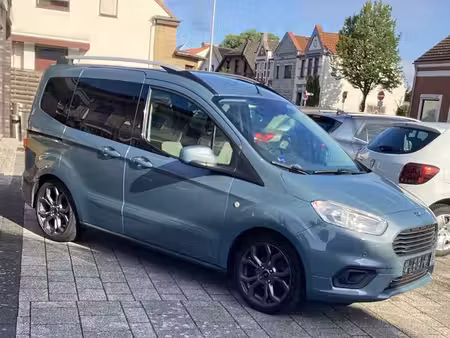 Ford Tourneo Courier 1.0 100 Titanium
