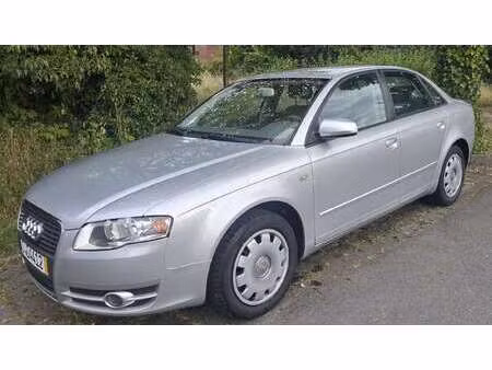 Audi A4 1.6 102