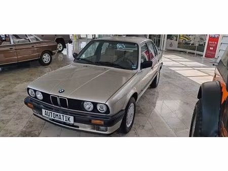BMW Série 3 325i