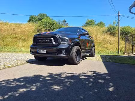 Dodge RAM 1500 V8 5.7