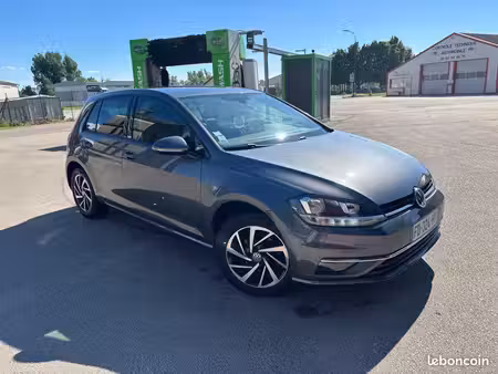 Volkswagen Golf 1.0 TSI 115