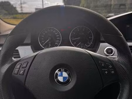 BMW Série 3 320i 2.2 170