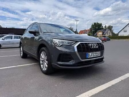 Audi Q3 45 TFSI E 1.4 TFSI 180 S line