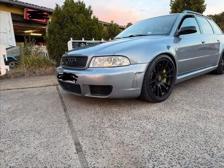 Audi A4 RS4 V6 2.7 T 380 quattro