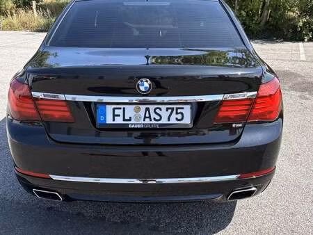 BMW Série 7 740d 3.0 313