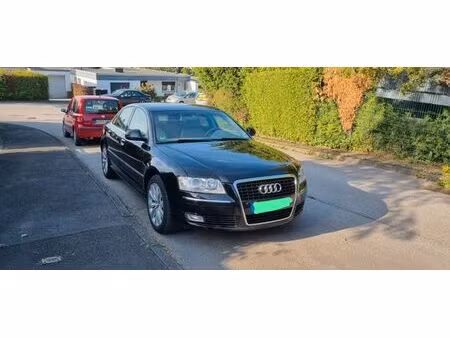 Audi A8 V6 3.2 FSI 260 quattro