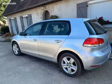 Volkswagen Golf 1.6 TDI 105