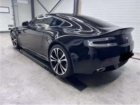 Aston Martin Vantage V12 5.9 517
