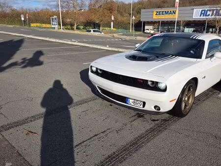 Dodge Challenger 