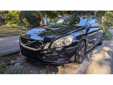 Volvo V60 D5 2.4 215 R Design