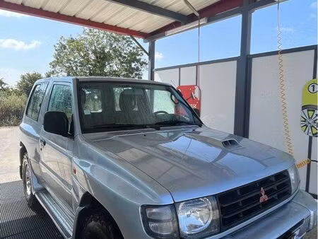 Mitsubishi Montero 