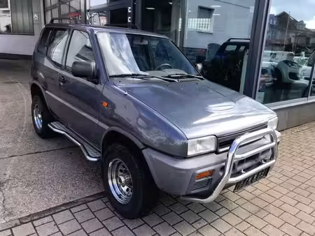 Nissan Terrano 2.4 124