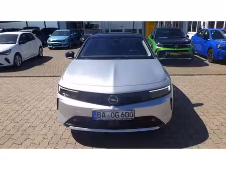 Opel Astra 1.2 110 Elegance