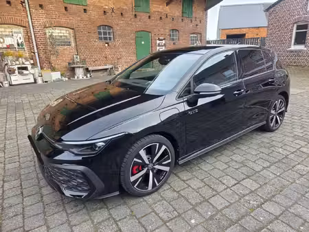 Volkswagen Golf GTE 1.5 TSI 130