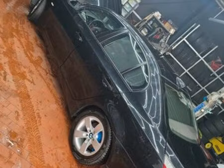 BMW Série 5 520i 2.2 170