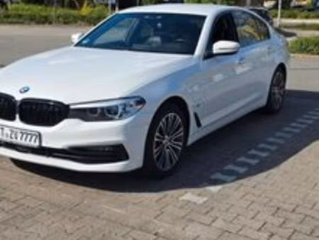 BMW Série 5 530e 2.0 252