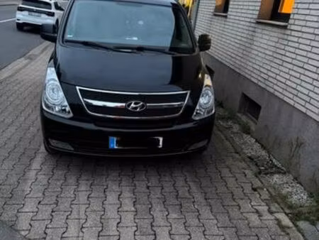Hyundai Starex 