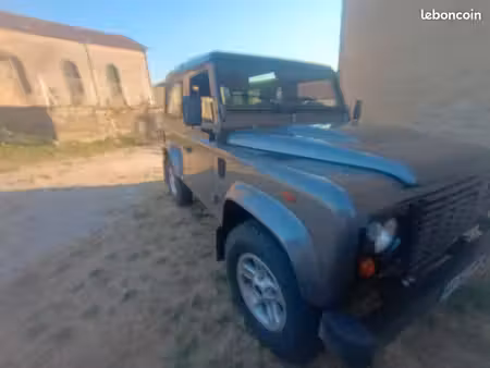 Land Rover Defender 2.4 122 4x4
