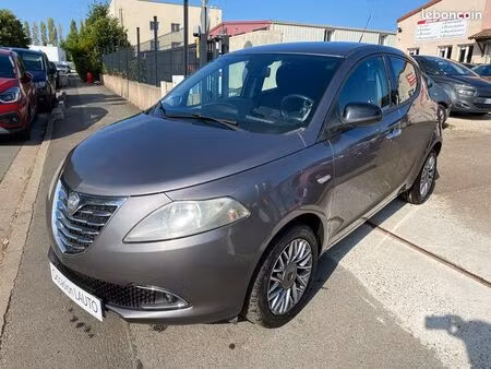 Lancia Ypsilon 1.2 69 Platinium