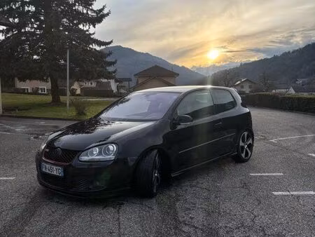 Volkswagen Golf GTI 2.0 200