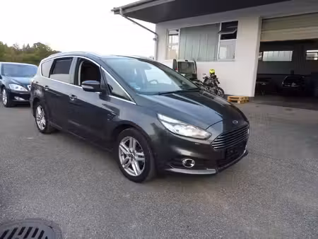 Ford S-Max Titanium