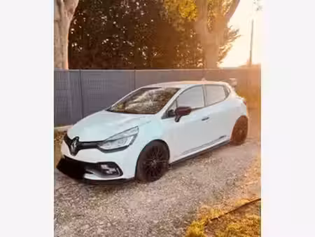 Renault Clio RS Trophy 1.6 T 220